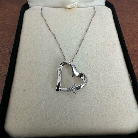 Kay Jewlers 10 karat white gold necklace. - Picture 2 of 3